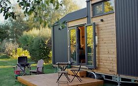 Vilasini Hut By Tiny Away